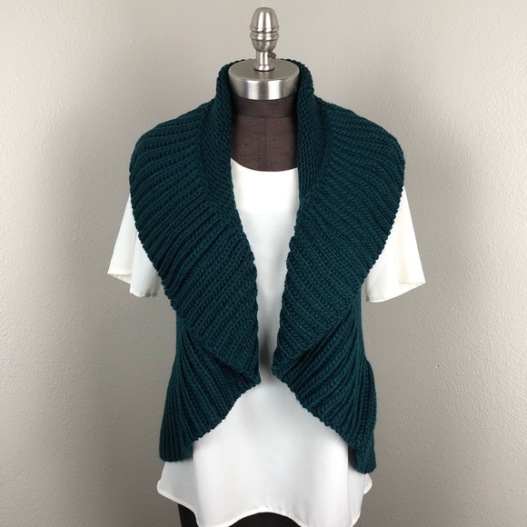 Green Chunky Knit Infinity Scarf Sweater Vest NWT - Picture 4 of 8